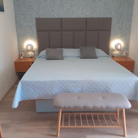 Guesthouse Apartment Bozica Бол Екстериор снимка