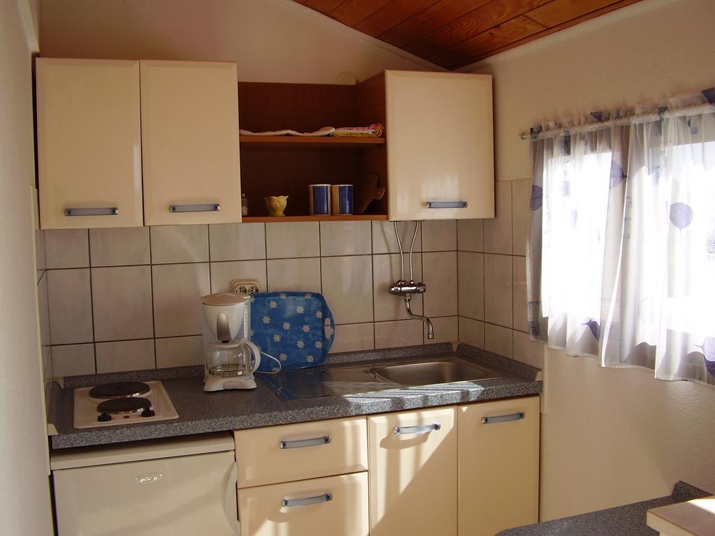 Guesthouse Apartment Bozica Бол Стая снимка