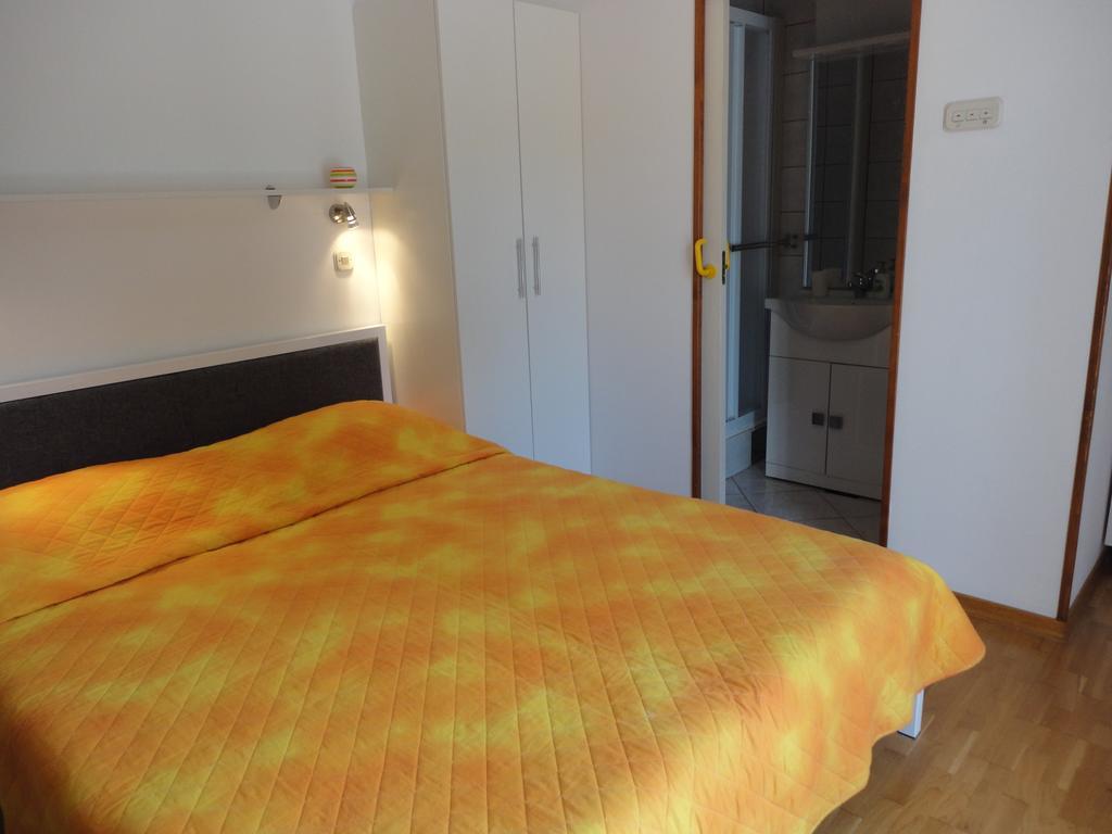 Guesthouse Apartment Bozica Бол Стая снимка