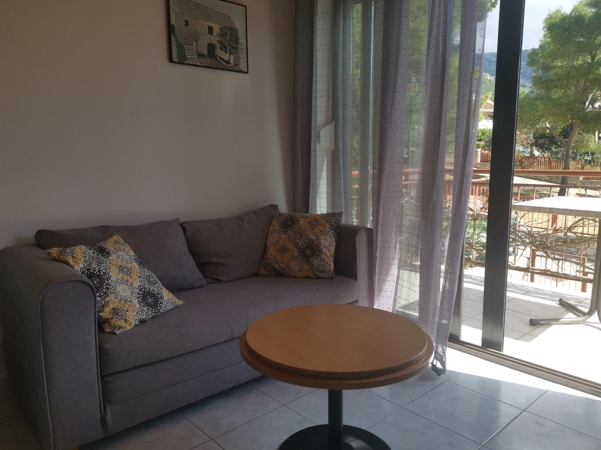 Guesthouse Apartment Bozica Бол Екстериор снимка