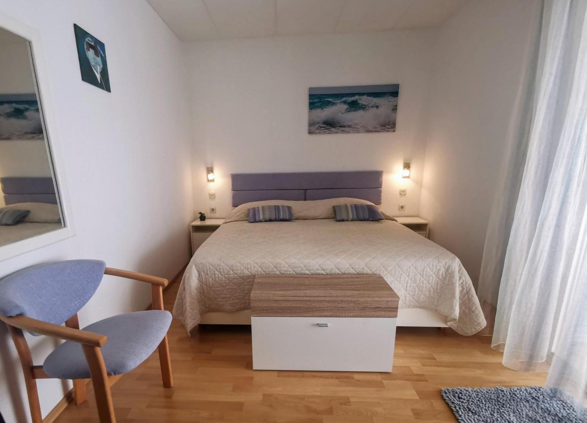 Guesthouse Apartment Bozica Бол Екстериор снимка