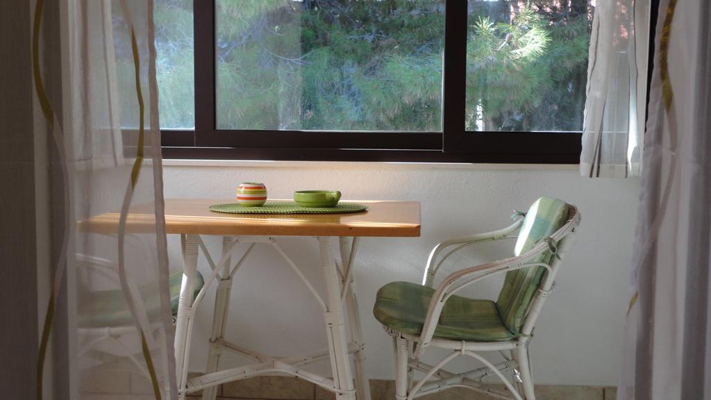Guesthouse Apartment Bozica Бол Екстериор снимка