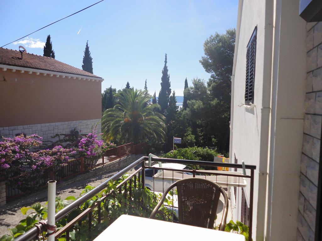 Guesthouse Apartment Bozica Бол Екстериор снимка